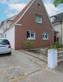 Kapitalanlage in Bad Schwartau: vermietetes 3-Parteien-Haus auf großem Eigenlandgrundstück - Bad Schwartau