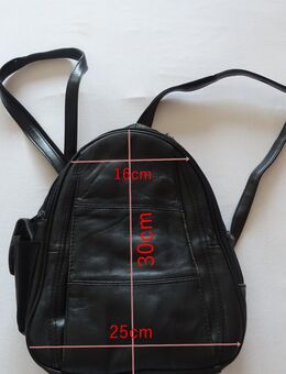 Rucksack,Leder mit kleinem Fehler - Trebbin