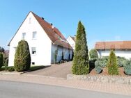 Freistehendes Haus mit Garten und Doppelcarport - Schöllkrippen