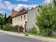 Bauland mit zwei Häusern Altbestand für GRZ 0,2 / GFZ 0,4 in Wannsee - Berlin