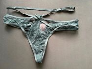 Hunkemöller Noir Dessous sexy String Tanga Größe M graublau - Stuttgart