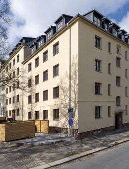 Hochwertig sanierte 4-Zimmerwohnung mit Balkon, Fußbodenheizung und Parkettboden! - Chemnitz