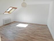 Helle und gepflegte 1-Zimmer Wohnung mit Balkon in Lützenhardt - Waldachtal