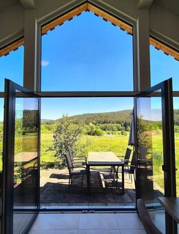 Thermen-/Feriendorf Obernsees. Ein gemütlicher und voll möblierter Bungalow wartet auf einen neuen Bewohner. - Mistelgau