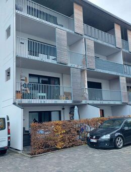 Gepfl. kleine 3 Zi. Whg..,Bj. 2020, ca.70 m² , 2.OG. Lift, grosser Balkon, 2 x TG (Duplex), zentrale Lage , Staffelmietvertrag, per 1.12.2025. - Bad Aibling