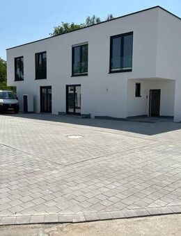 Doppelhaushälfte mit Einliegerwohnung zu verkaufen . Provisionsfrei - Illertissen