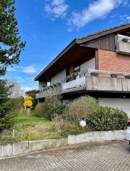 Großzügiges Einfamilienhaus mit Einliegerwohnung, Doppelgarage und Garten - Villingen-Schwenningen