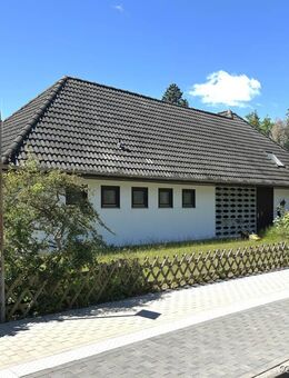 "Viel Platz für neue Ideen" Winkelbungalow in naher Waldrandlage - Wedel
