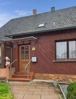 Geräumiges Einfamilienhaus mit Balkon in Mittelberg - Rödental