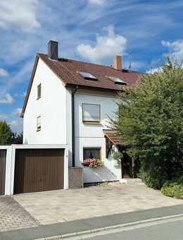 Großzügiges Reihenendhaus mit Einliegerwohnung, Garage und liebevollen Garten! - Mistelgau