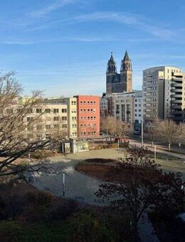 Wohnen in der Altstadt mit Domblick. Zentrale 4-Raum Wohnung mit Balkon und Einbauküche. - Magdeburg