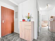 Familiendomizil: 4-Zimmer-Wohnung mit KFZ-Stellplatz und Einbauküche in Gottmadingen - Gottmadingen