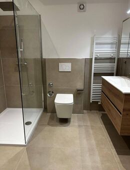 2-Zimmer Wohnung mit 2 Balkonen Einbauküche und Stellplatz - Witten