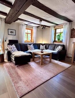 Liebevoll saniertes Familienhaus mit schönem Garten - Nüsttal