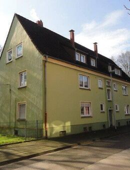 Renoviert und bezugsfertig... Schöne 2-Zimmerwohnung mit Vinylboden in ruhiger Lage! - Duisburg
