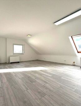 Schöne DG-Wohnung inkl. Küche * in Rheinstetten - Rheinstetten