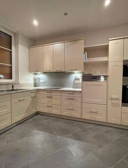 Hochwertig ausgestattete 4 Zimmerwohnung unweit des Sonneberger Stadtparks! - Sonneberg