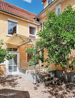 Attraktives Mehrfamilienhaus im Stadtzentrum mit Gewerbefläche in Göppingen - Göppingen