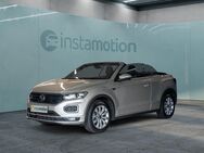 VW T-Roc Cabriolet, R-LINE SPORTFAHRWERK SPORT-KOMFORTSITZE, Jahr 2020 - München