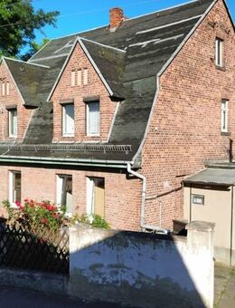 Zweifamilienhaus mit viel Potenzial und großem Grundstück mit zahlreichen Möglichkeiten. - Merseburg