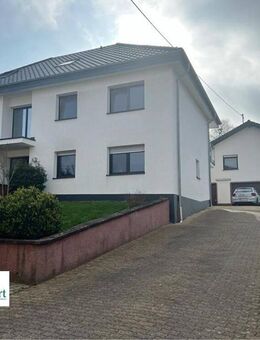 5 MIN. VON L-WORMELDANGE: WOHNHAUS / 3 WOHNUNGEN / GARTEN + GARAGEN - Wincheringen