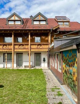 ATTRAKTIVES MEHRZWECKWOHNHAUS MIT ÜBER 10 ZIMMERN – VIELFÄLTIGE NUTZUNGSMÖGLICHKEITEN - Burghausen