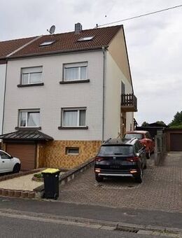 Zweifamilienhaus mit großem Garten in Lauterbach - Völklingen
