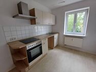 Die erste eigene Wohnung mit Einbauküche - 2. OG links - Merseburg