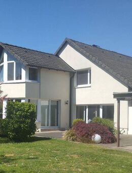 Vielfältige Nutzungsmöglichkeiten - Zweifamilienhaus mit angeschlossenem Pensionsbetrieb - Rosengarten (Niedersachsen)