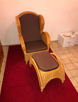 Rattan-Sessel mit Hocker und Polster - Flensburg