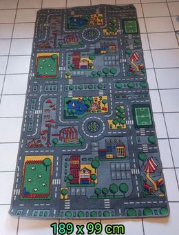 Kinder Spielteppich mit Straßen + Gebäuden, 189x99 cm - Immenhausen