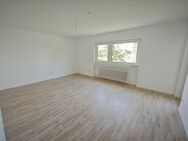 Attraktive 3-Zimmer-Wohnung als Kapitalanlage in frisch saniertem Mehrfamilienhaus - Hamm (Sieg)