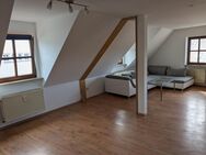 Großzügige 2 Zimmer Dachgeschoßwohnung im Herzen von Külsheim - Külsheim