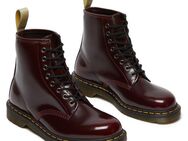 DR. MARTENS 8 Eye Boot 1460 Vegan Schnürboots, Schnürboots, Freizeitschuh mit Schnürung und Anziehlasche