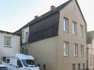 Charmantes 3-Familienhaus zzgl. ca. 30 m² Anbau im Lotsenviertel-Cuxhaven - Cuxhaven