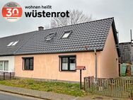 MODERNISIERTE DOPPELHAUSHÄLFTE MIT NEUEM DACH UND DOPPELGARAGE UND GARTENGRUNDSTÜCK - Altentreptow