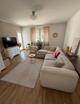 sanierte Seniorenwohnung im 1. OG // 3 ZKB Wohnung mit Balkon in Luisenthal in sehr ruhigem Anwesen - Provisionsfrei !!! - Völklingen