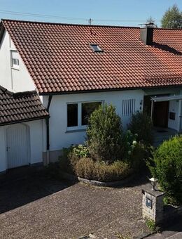 CHARMANTES EINFAMILIENHAUS MIT GARTEN UND GARAGE IN UTTENHOFEN - Rosengarten (Baden-Württemberg)