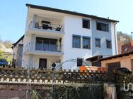 Haus mit Anbau-Gewerbe-/Wohnmöglichkeit und 3 Garagen - Mespelbrunn