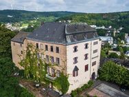 Traumhaftes Wohn-Schloss im Westerwald: Auch zum Feiern und Tagen nutzbar - Westerburg