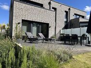 Sommer auf der eigenen Terrasse . Energieeffiziente Maisonette-Wohnung . Neuwertig - Hamburg