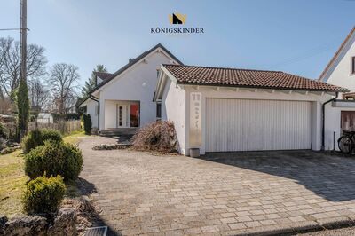Großzügiges Einfamilienhaus mit idyllischem Garten, Terrasse und Doppelgarage