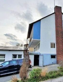 == H == MEHRFAMILIENHAUS SAMT GROSSER HALLE UND GARAGEN == H == - Remscheid