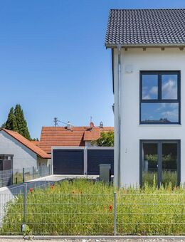 Hochwertige Neubau-Doppelhaushälfte mit XL-Carport & Keller in bester Lage - Türkenfeld