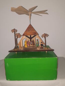 Handgerarbeitete Pyramide - Obertshausen