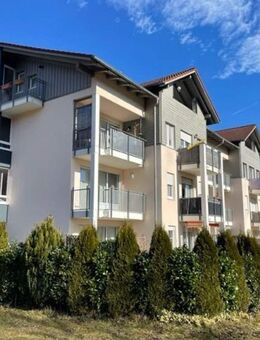 Lichtdurchflutete Dachgeschoss-Wohnung mit 2 Balkonen in Waldausrichtung - Haag (Oberbayern)