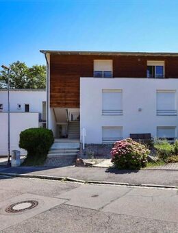 Helle, freundliche Penthousewohnung mit Balkon & Tiefgarage - Am Fuße des Tüllingers in Lörrach - Lörrach