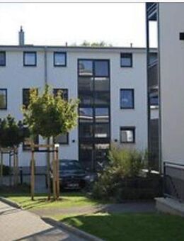 Kapitalanlage in Groß Flottbek: kernsanierte 3-Zimmer-Wohnung mit Terrasse & Staffelmiete - Hamburg