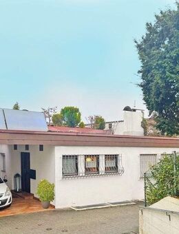 Stuttgart-Hoffeld: Großzügiges EFH - ideal für Familien in bester Lage mit Innenpool und Garten - Stuttgart