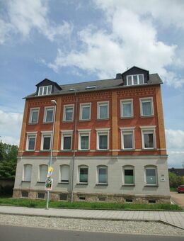 1. OG - Bad mit Fenster + Wanne/Dusche / große Küche / + Garage - Chemnitz